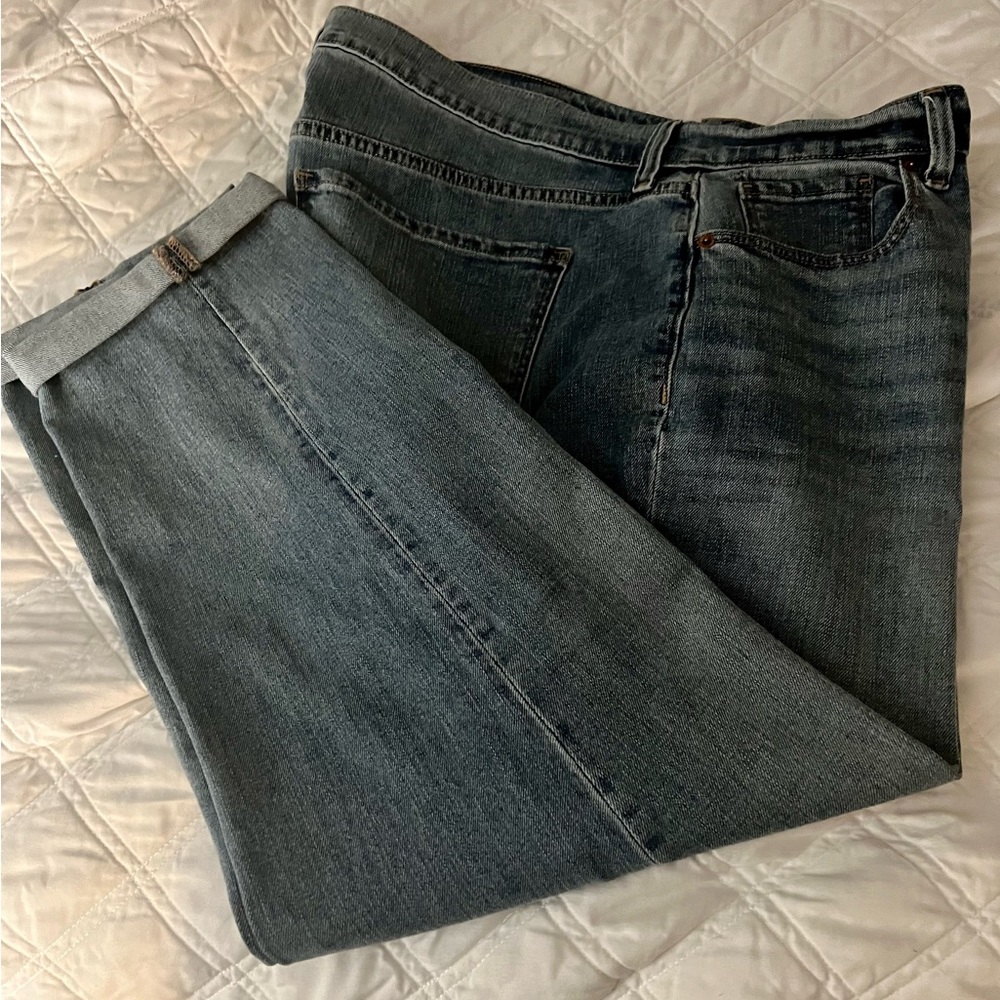 Old Navy boyfriend mid-rise jeans - Picture 2 of 6